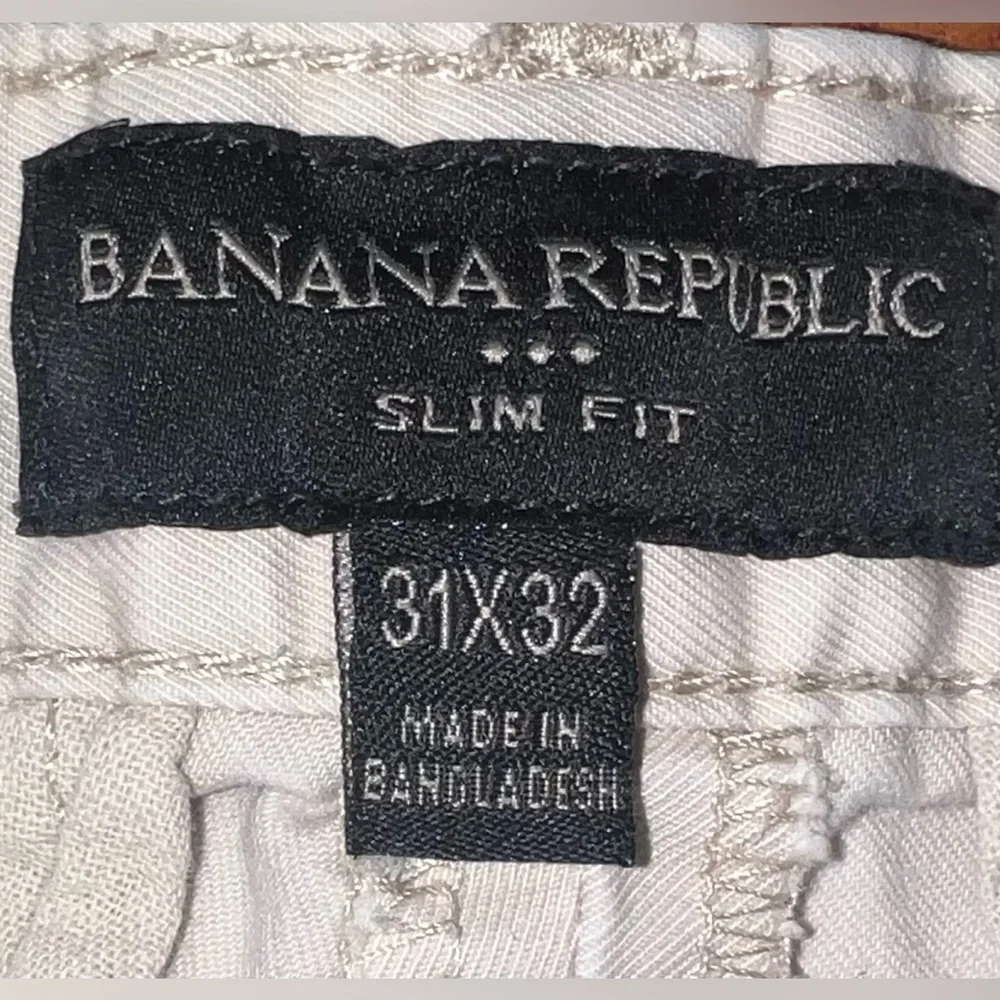 Men’s Banana Republic Slim Lived-In Chino in Size 31/32 & Shade Oyster Pearl